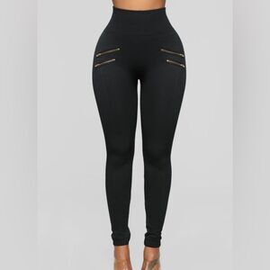 Fashion Nova Women’s Black Kiss and Make up Seamless Leggings Size Large/XL